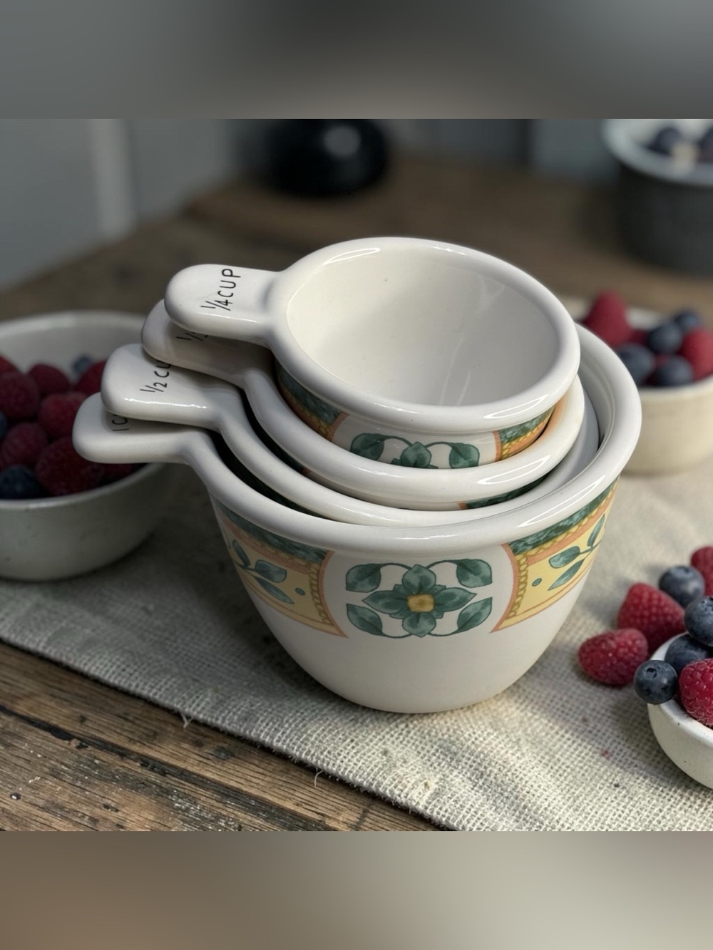 Vintage Pfaltzgraff French Quarter Stoneware Nesting Measuring Cups Green Floral